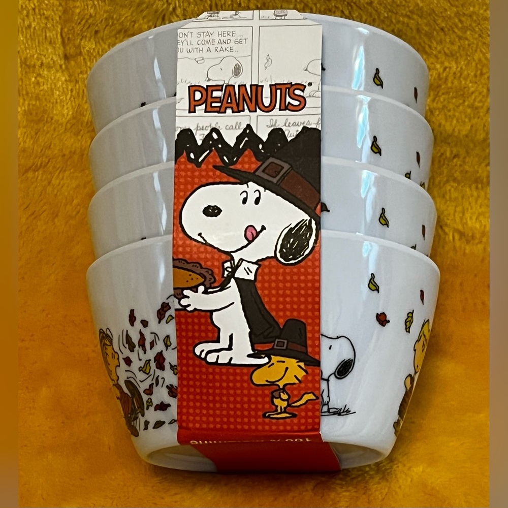SET OF 4-SNOOPY SNACK BOWLS